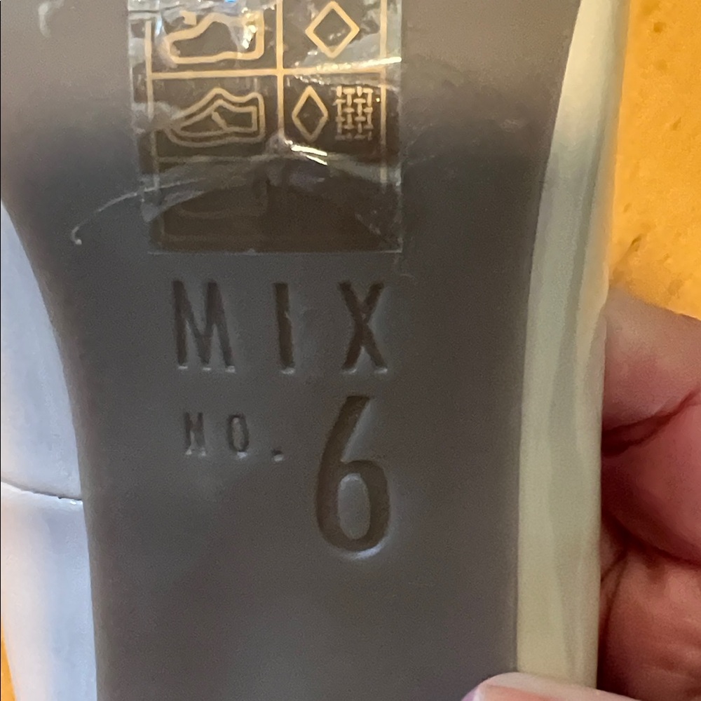 Mix No. 6 Selisa Nude Patent Round-Toe Career or Character Pumps sz 7 - Picture 2 of 9